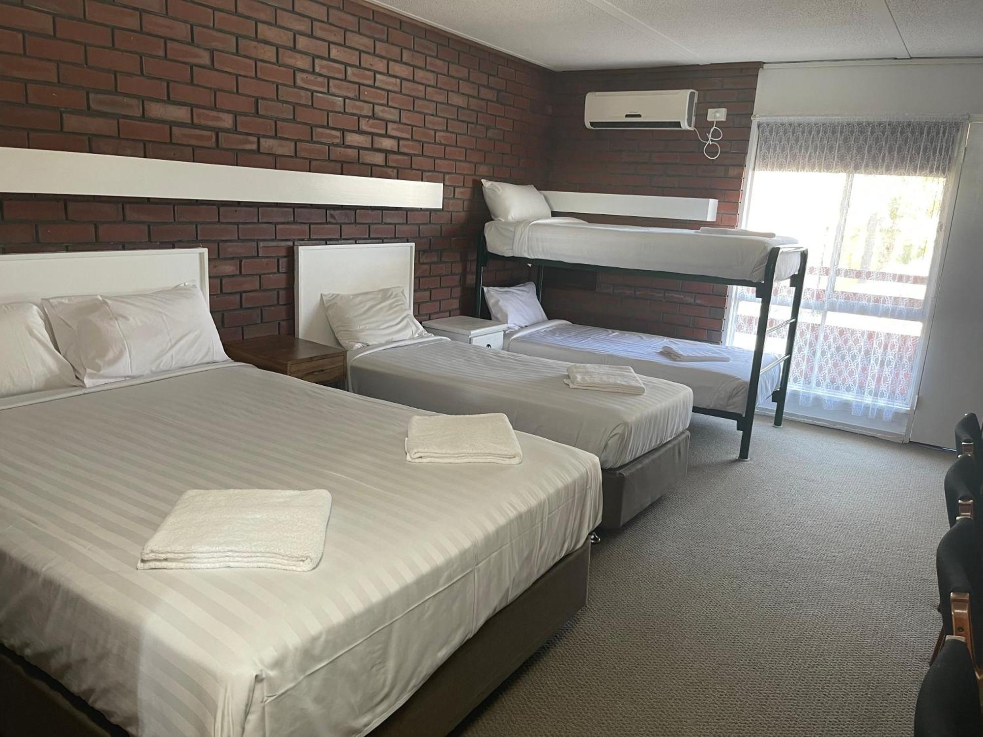 Mid City Plantation Motel 밀두라 외부 사진