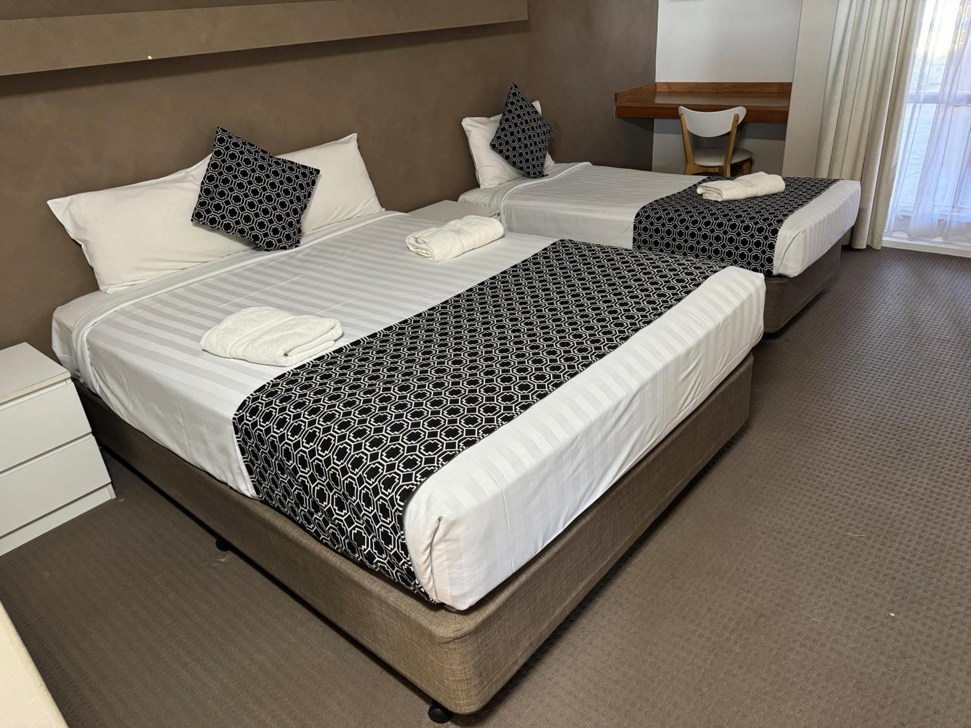 Mid City Plantation Motel 밀두라 외부 사진