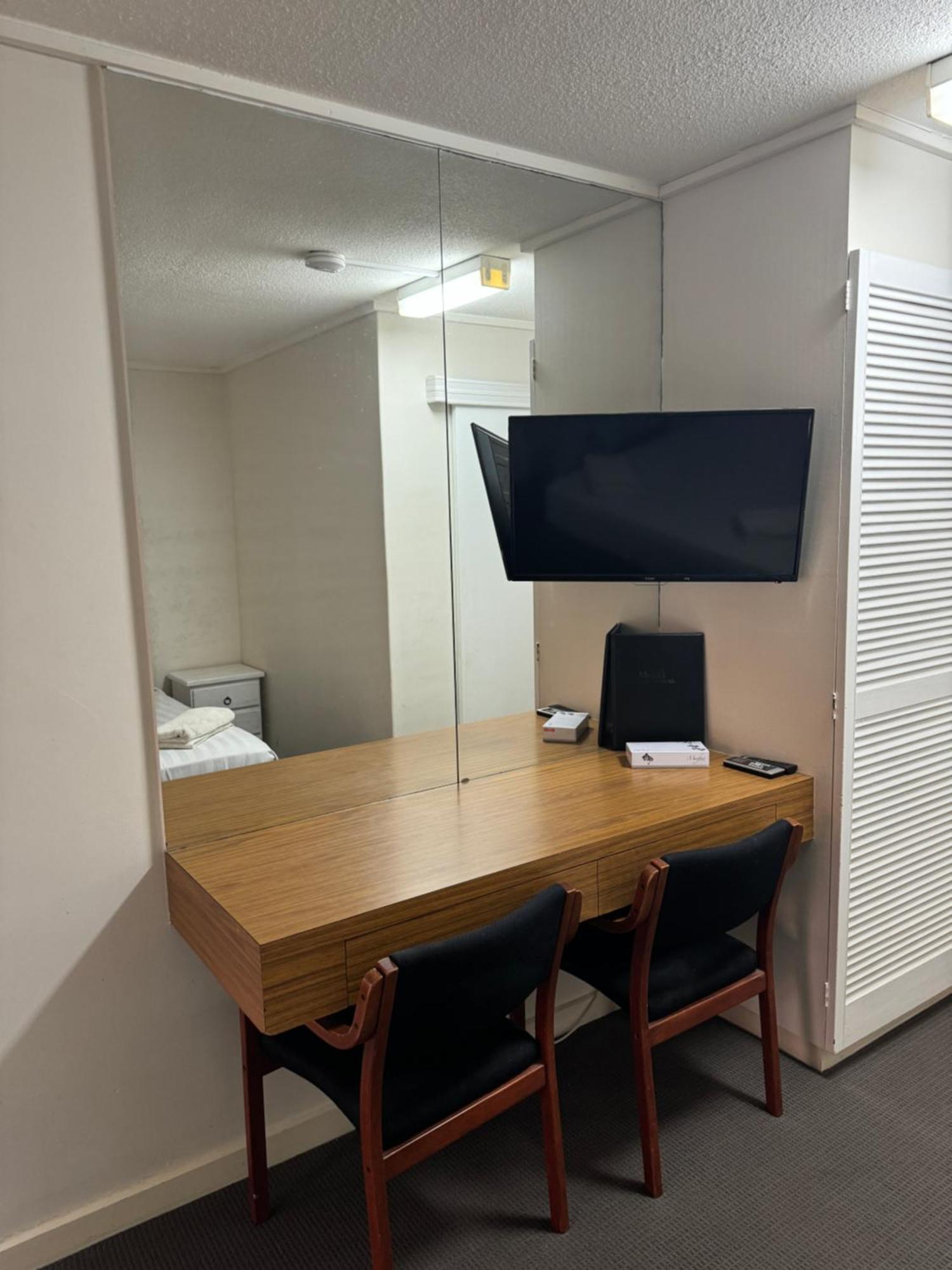 Mid City Plantation Motel 밀두라 외부 사진
