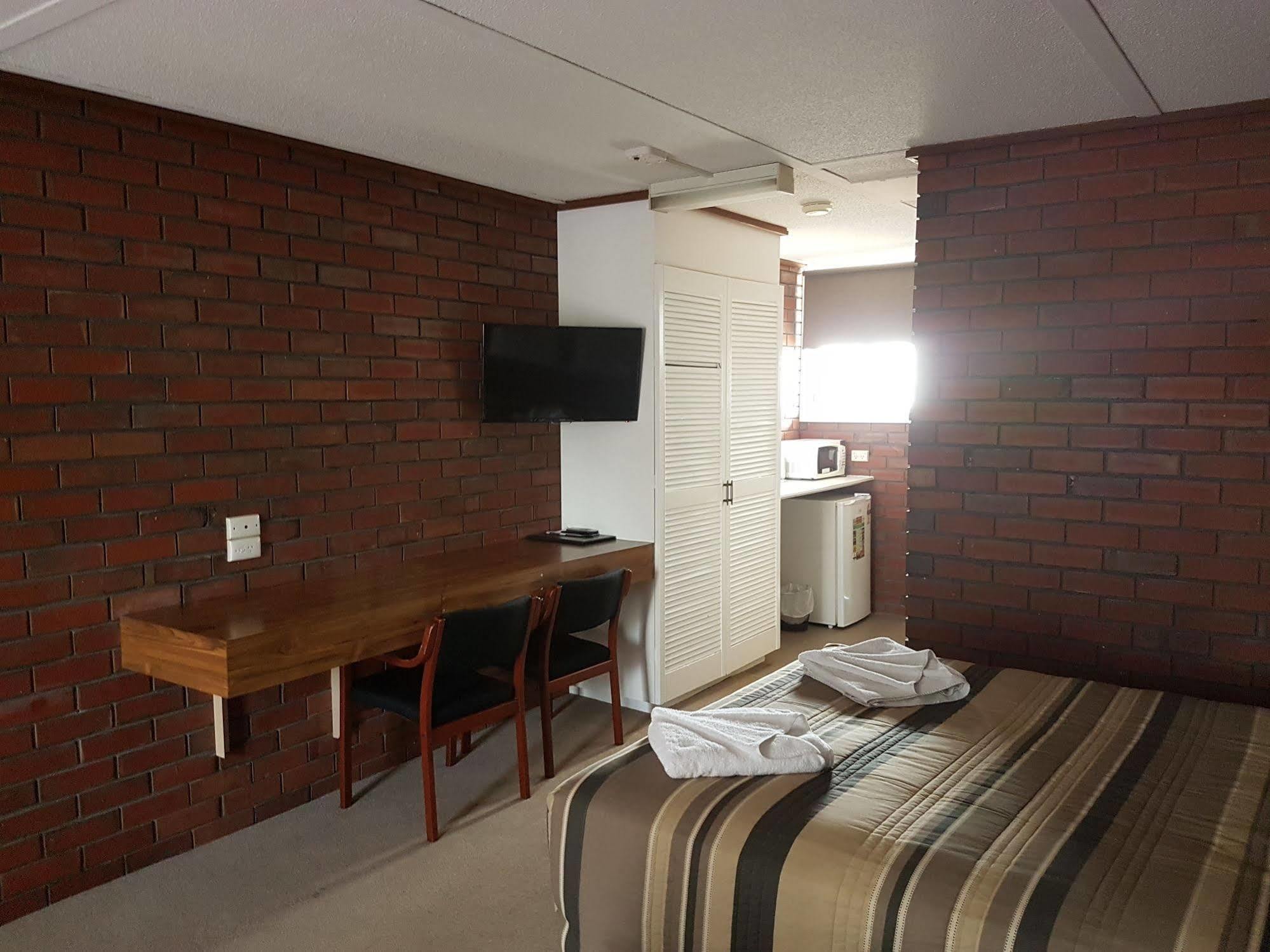 Mid City Plantation Motel 밀두라 외부 사진