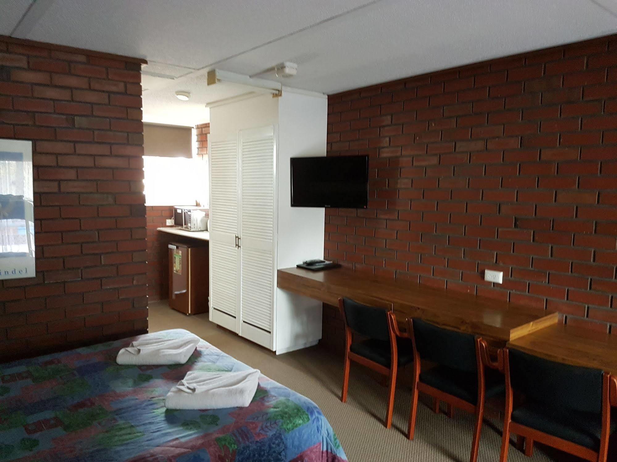 Mid City Plantation Motel 밀두라 외부 사진
